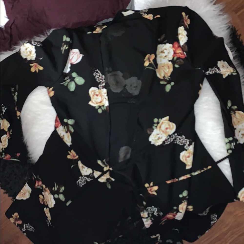 Altar’d State Floral Kimono